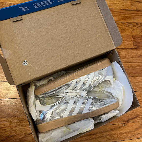 Adidas Samba OG Shoes in Silver - Picture 10 of 11